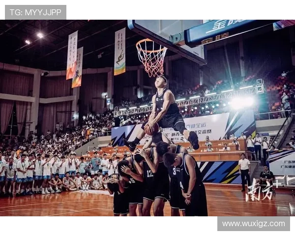 那些深爱篮球运动的著名足球球星盘点与跨界运动魅力解读